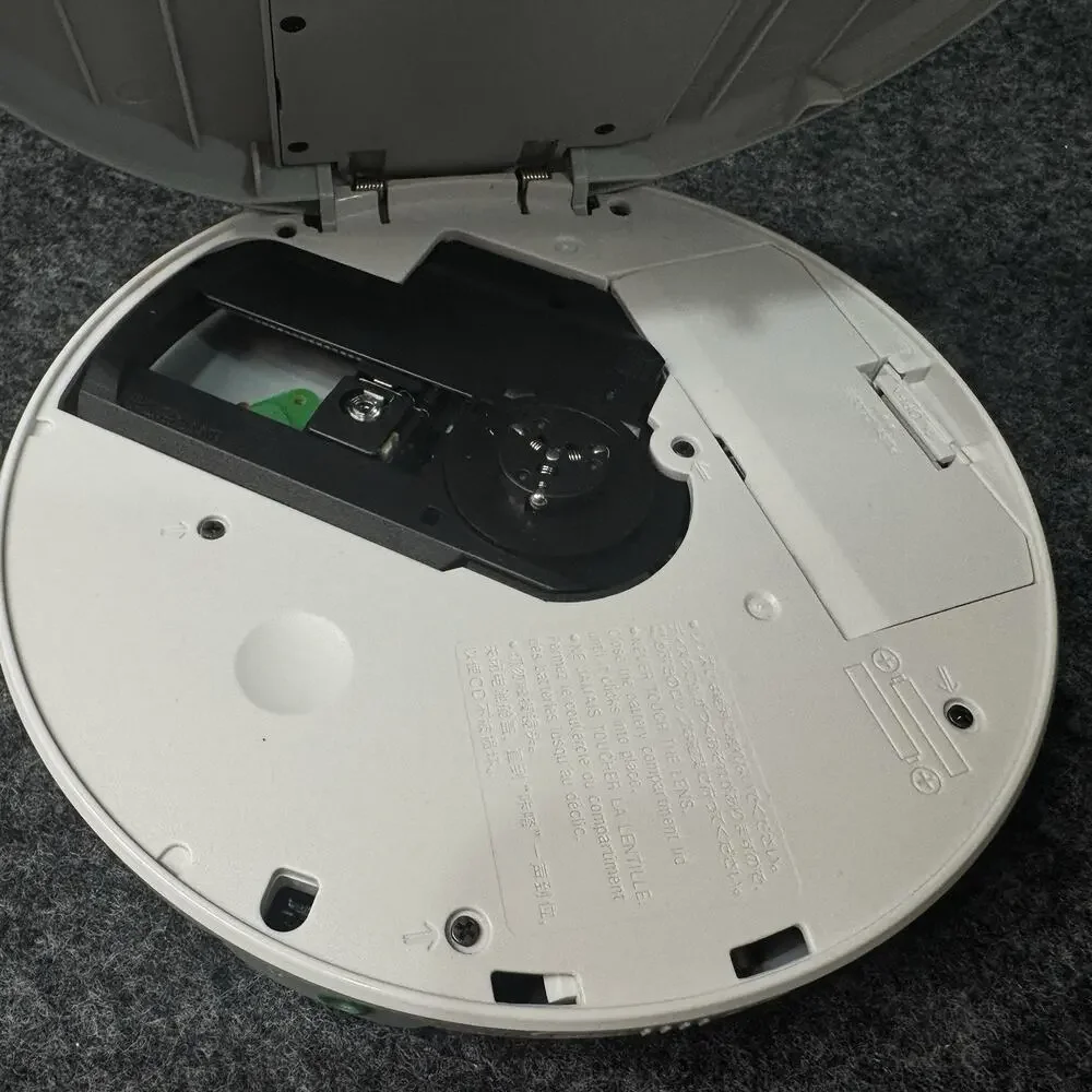 Sony D-NF340 CD Walkman MP3 FM Radio Portable CD Player Tested Working Silver